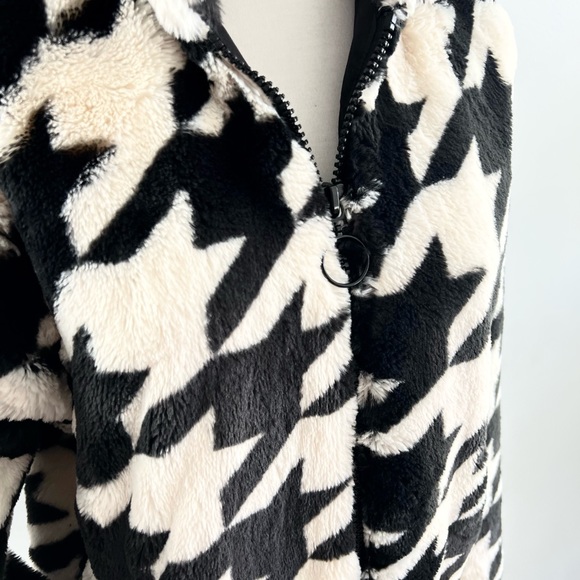 NEW H&M Teddy Faux Fur Houndstooth Star Bomber Jacket Black White Size S Hoodie - Picture 2 of 6